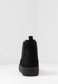 Shepherd AMBER - Nilkkurit - black
