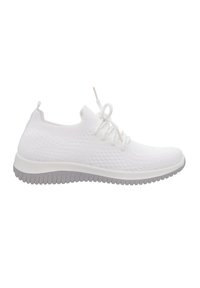 Baskets en tricot blanches avec une semelle en caoutchouc gris strié. Présente un design à lacets et un dessus texturé avec un motif respirant.