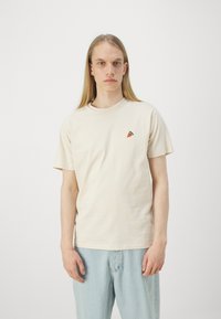 Selected Homme SLHREG CLAUS TEE - Basic T-shirt - fog