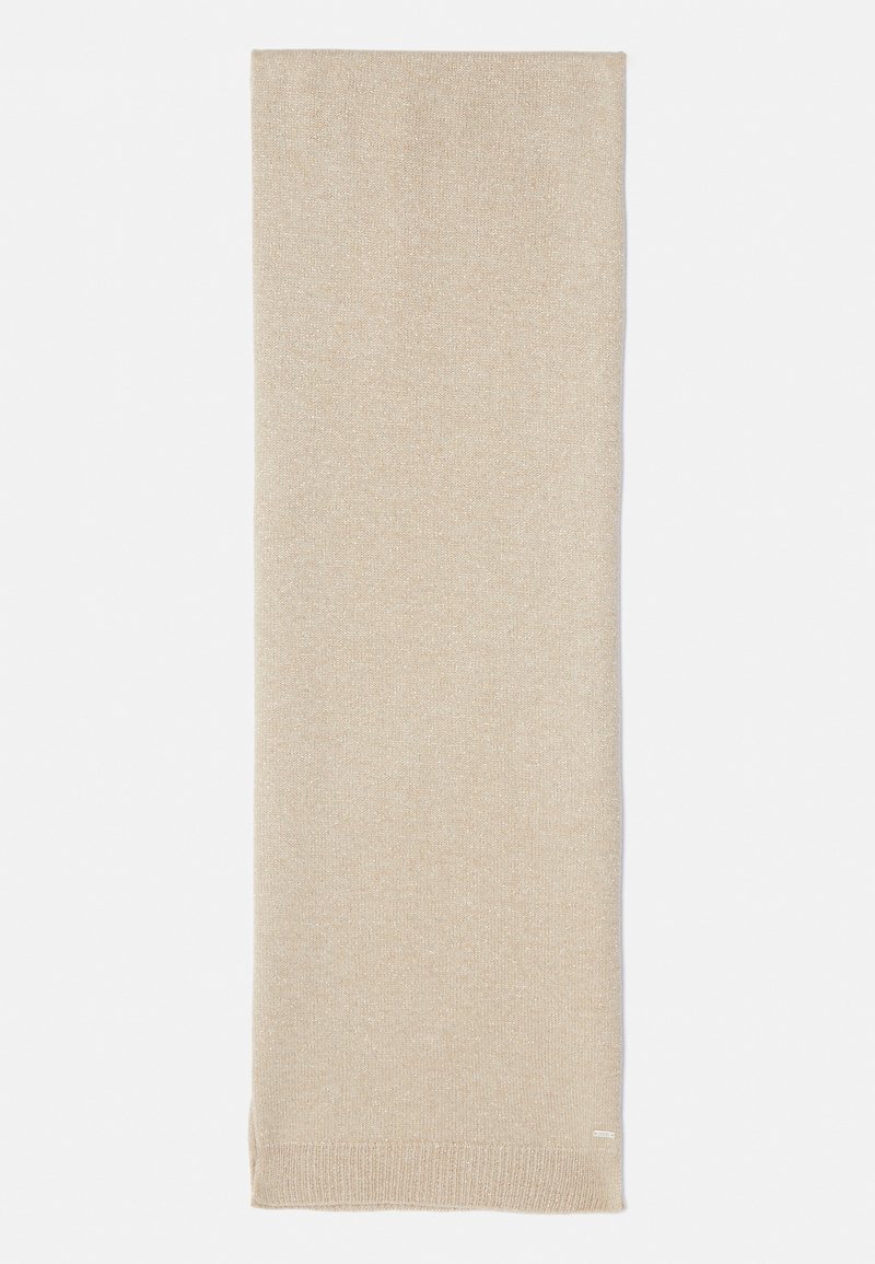 Sciarpa rettangolare beige realizzata in un morbido tessuto lavorato a maglia. Presenta una delicate texture con una leggera lucentezza e un bordo rifinito.