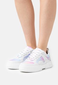 Buffalo RSE V2 - Sapatilhas - white/multi-coloured