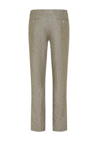 Pantalones de lino beige de corte recto, con bolsillos traseros de ojal con cierre de botón, vistos desde atrás.