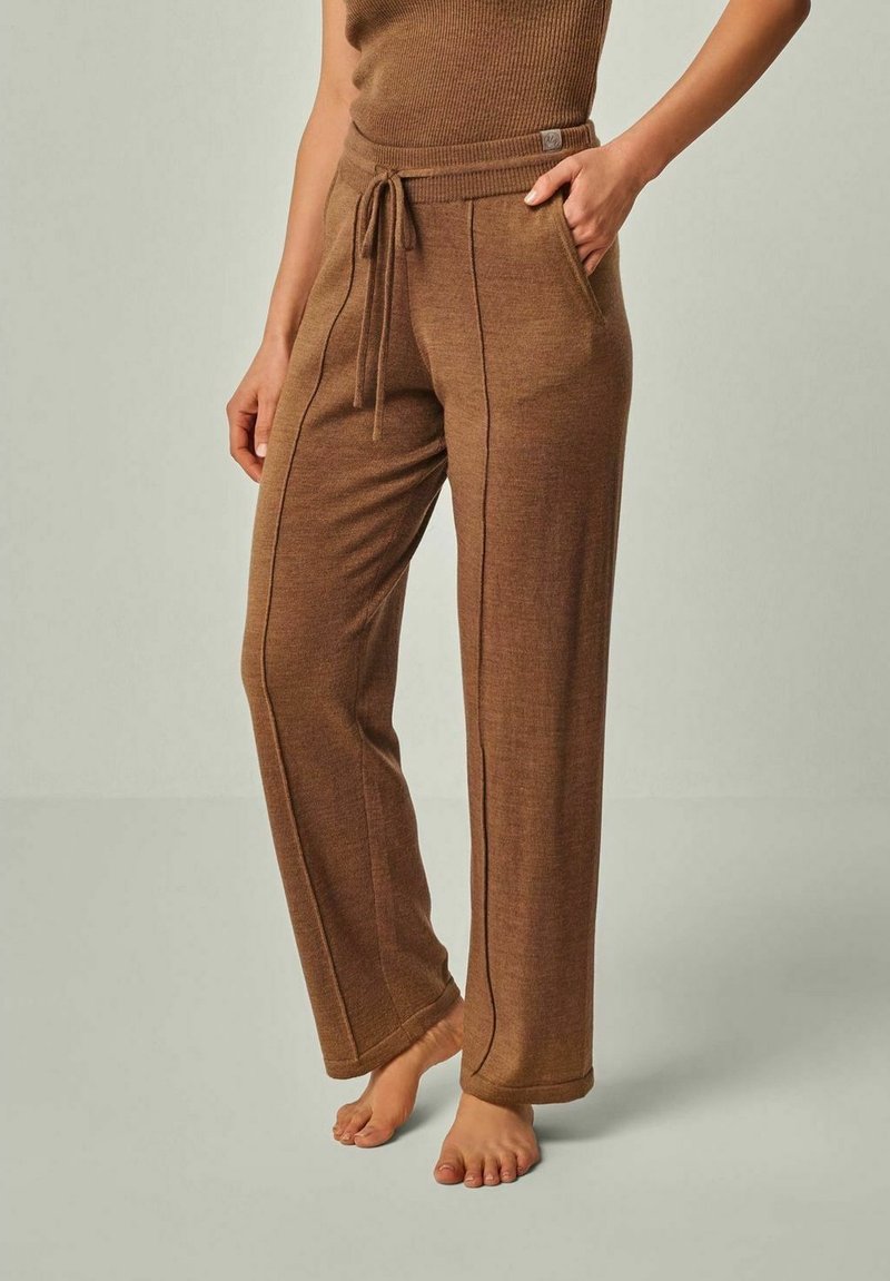 YOU LOOK PERFECT ELISA - MERINO KNIT PANTS WITH PIPING - Pyjama bottoms - cognac