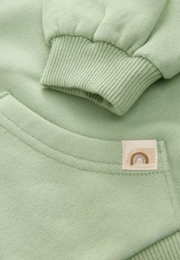 Non sélectionné, sage green