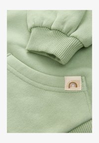 Non sélectionné, sage green