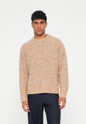 SLHCHICAGO RELAXED CREW NECK - Svetrík - golden-coloured/brown