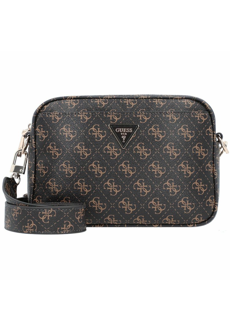 Schwarze synthetische Umhängetasche mit braunem Logo-Muster, rechteckiger Form, verstellbarem Tragegurt und silbernen Beschlägen. Verfügt über eine Logo-Plakette.