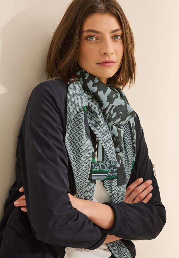 DREIECKSTUCH - Schal - grün