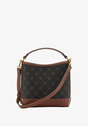 Sac à main en tissu noir à motifs avec des accents en cuir marron. Présente une forme structurée, une courte poignée et une bandoulière réglable. Quincaillerie dorée.