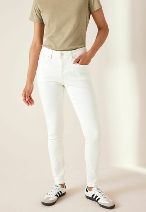 Next SUPER SOFT STANDARD TALL - Jeansy Slim Fit - white