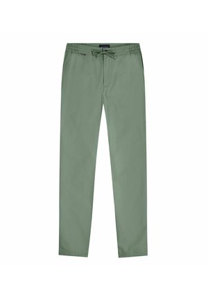Groene broek met trekkoord, elastische taille en zijzakken, rechte pijp, vlakke voorkant en een klein merkembleem vlak bij de tailleband.