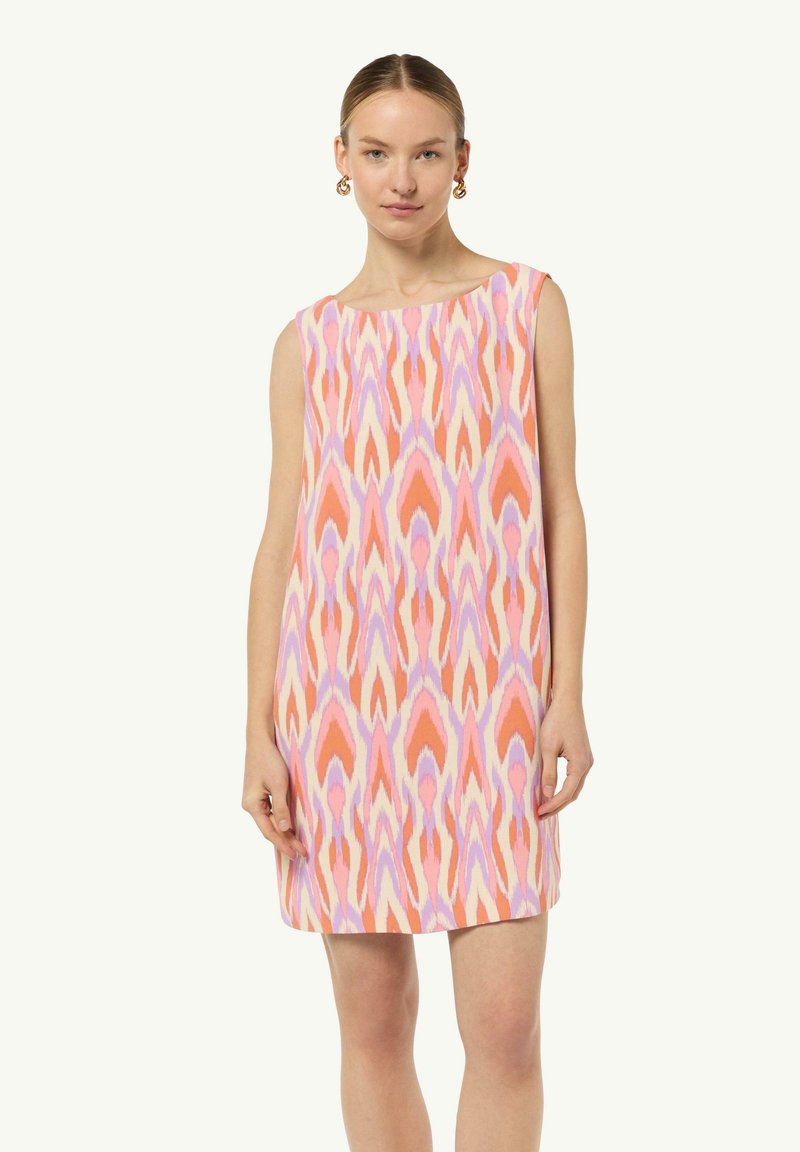 Ärmelloses Kleid mit einem leuchtenden Muster aus Pink, Orange und Lavendel, leicht locker sitzend und mit geradem Saum.