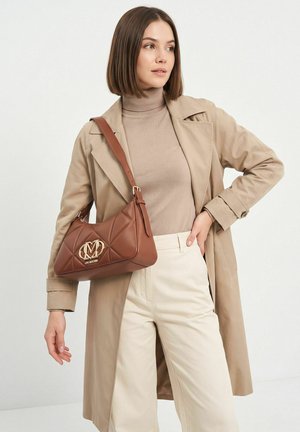 Love Moschino, SCHULTERTASCHE 28 CM - Borsa a mano - noce