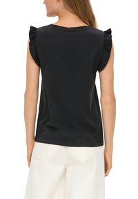 Schwarzes Baumwolloberteil mit rüschierten kurzen Ärmeln. Verfügt über einen runden Ausschnitt und eine lockere Passform, geeignet für legere Anlässe. Die Rückansicht zeigt eine einfache Gestaltung.