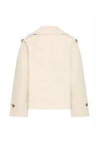 Trench-coat beige court avec col large, épaulettes boutonnées et détails à boutons sur les manches longues, vue de dos.