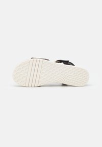 Tamaris Plateausandalette - black