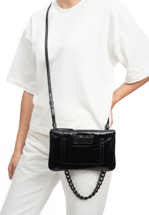 CLIO CRINKLE - Umhängetasche - black