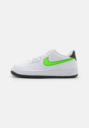 Nike Sportswear AIR FORCE 1 - Zapatillas - white/green strike/black