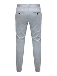 Pantalon de costume pour homme gris clair vu de dos avec deux poches passepoilées boutonnées et une ceinture avec passants.