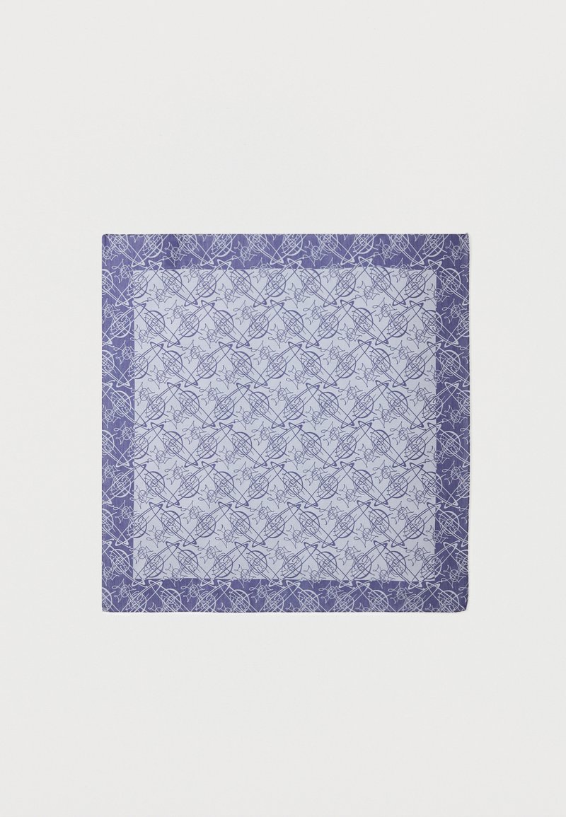 Φουλάρι τετράγωνο ανοιχτού μπλε χρώματος με πιο σκούρο μπλε περίγραμμα που φέρει διασυνδεδεμένα αφηρημένα σχέδια με γραμμές σε όλη την επιφάνεια.