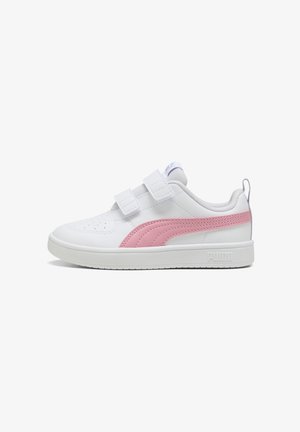 Weiße Sneaker mit pinken Akzenten und zwei Klettverschlüssen. Verfügt über eine texturierte Zehenkappe und ein Logo an der Seite und am Rücken. Gummisohle.