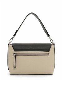 Sac à main en cuir beige et noir, forme rectangulaire, avec une poignée supérieure, une poche avant zippée et un panneau texturé. Accessoires en métal argenté.