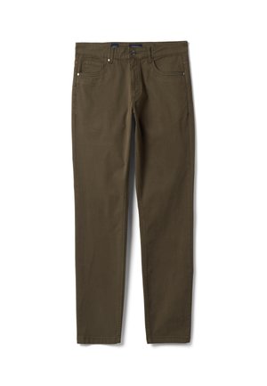 Braune Slim-Fit-Hose mit vorderem Knopf- und Reißverschluss, Gürtelschlaufen und Fünf-Taschen-Design auf weißem Hintergrund.