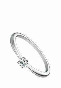 Anillo de plata con una banda lisa y pulida, y un diamante redondo central engastado en un diseño de seis garras. Diseño simple y elegante.