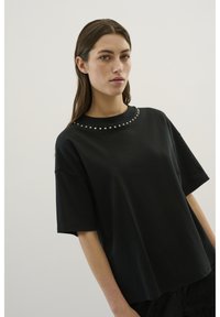Karen by Simonsen PERRY TEE - Tričko s potlačou - meteorite solid