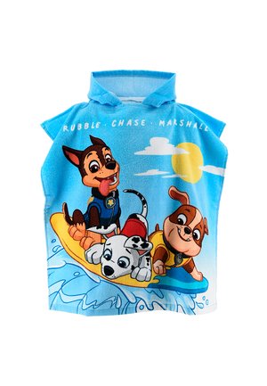 Blaues Kapuzenhandtuch mit den Cartoon-Welpen Rubble, Chase und Marshall, die auf einem gelben Brett in den Wellen des Ozeans unter einem sonnigen Himmel surfen.