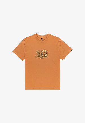 Pomarańczowy t-shirt z krótkim rękawem i okrągłym dekoltem, z centralną grafiką stylizowanych kwiatów oraz napisem „Quiksilver" w stylu retro.