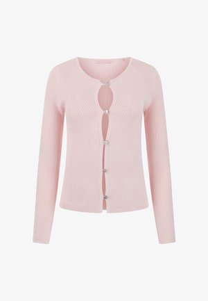 Roze geribbelde cardigan met lange mouwen, voorzien van een keyhole-sluiting aan de voorkant en zilverkleurige knoopaccenten. Zachte, gestructureerde stof met een aansluitend model.