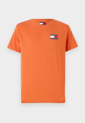 Tommy Jeans SLIM ESSENTIAL FLAG TEE - Print T-shirt - voyager orange