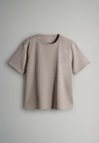 Thumbnail Image 4