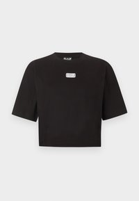 Μαύρο κοντομάνικο crop top με στρογγυλή λαιμόκοψη και μικρό γκρι λογότυπο EA7 Emporio Armani στο κέντρο του στήθους.