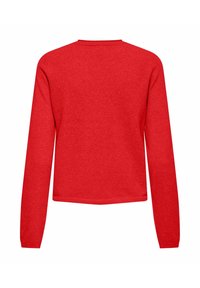 Pull rouge à manches longues avec un col arrondi, fabriqué en tissu doux. Présente une coupe droite ainsi qu'un ourlet et des poignets côtelés.