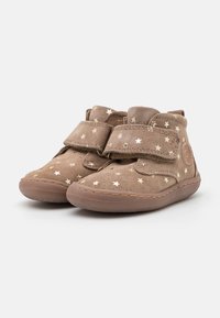 Gioseppo BAREFOOT WITH STARS - Zīdaiņu apavi - taupe