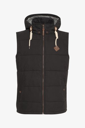 Črna puffer brezrokavnik s kapuco, ki ima sprednji zip, dva stranska žepa in tekstilno vrvico. Strukturiran prešiti dizajn z rjavimi akcenti.