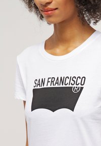 Levi's® THE PERFECT TEE - T-shirts print - white