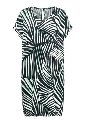 Sukienka z krótkim rękawem z czarno-biało-zielonym abstrakcyjnym wzorem w paski przypominającym zebrę, z okrągłym dekoltem oraz zapięciem z tyłu na otwór.