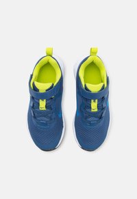 Nike Performance NIKE REVOLUTION 6 (PSV) - Sapatos para corrida em estrada - mystic navy/photo blue/atomic green