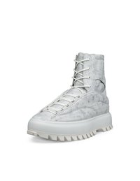 Sneaker alte in materiale grigio chiaro testurizzato, con lacci tondi, una suola bianca spessa con una cresta texturizzata e un design della caviglia imbottito.