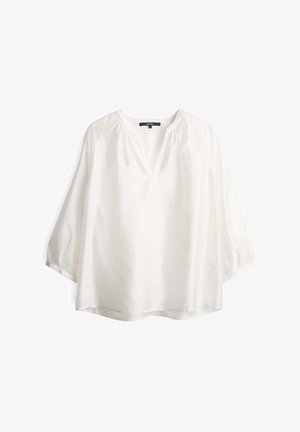 Witte blouse met een V-hals, driekwart raglanmouwen en geplooide details op de schouders. Lichtgewicht stof en een losvallende pasvorm.