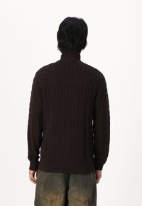 Selected Homme SLHRYAN STRUCTURE - Stickad tröja - chocolate torte