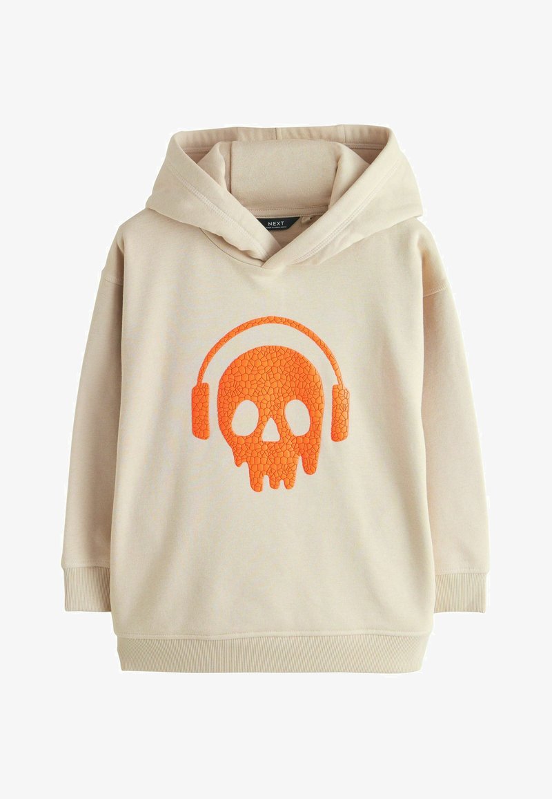 Sudadera beige con un gran gráfico de un cráneo naranja agrietado y auriculares. Cuenta con una capucha, puños acanalados y una textura suave de mezcla de algodón.