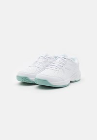 Diadora SMASH 6 - Vairāku kortu tenisa apavi - white/surf spray