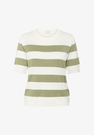 Fehér, rövid ujjú pulóver széles olívazöld és fehér csíkokkal. Kerek nyakú és puha kötött szerkezetű. Címke látható a nyak hátsó részén.