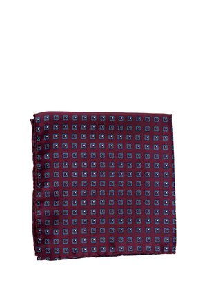 Donkerrode pochet met een herhalend patroon van kleine blauwe vierkantjes gerangschikt in een raster.