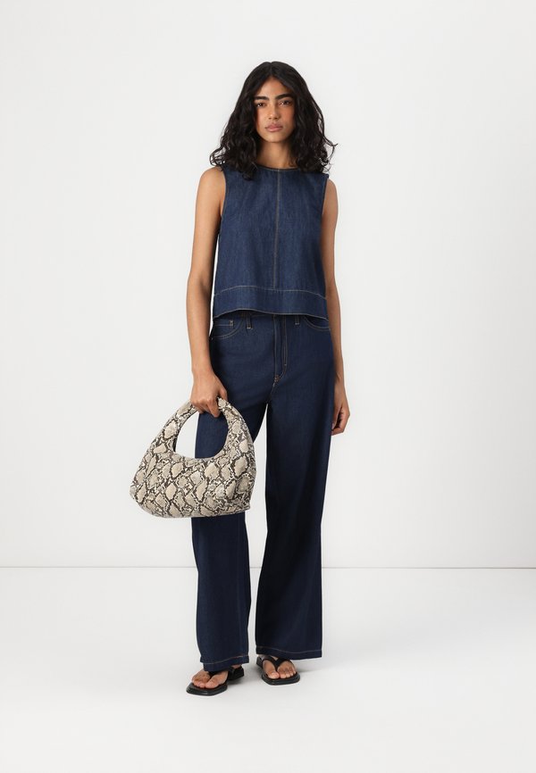 JDYSABRINA ROUND NECK  - Blouse2