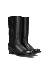 Zwarte leren cowboylaarzen met een hoge schacht, scherpe neus en een blokhak. Beschikt over een gestikt ontwerp op de enkel en een trekhaak aan de zijkant.